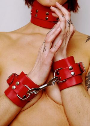 Menottes en cuir épais Rouge