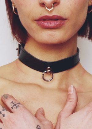 Collier fin anneau Noir